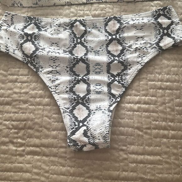 Snakeskin Print Women's Intimate Set - Picture 3 of 3